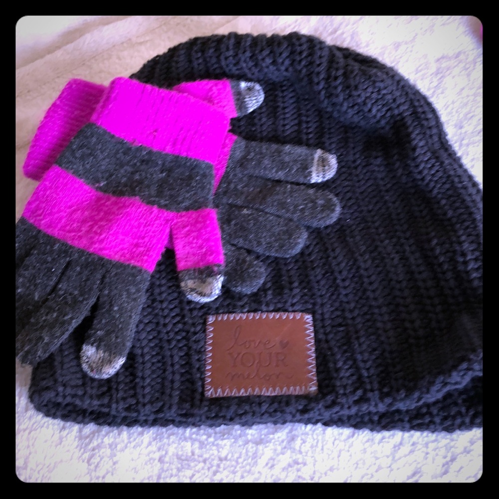 Love Your Melon hat and texting gloves